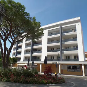 Giardino Apartment